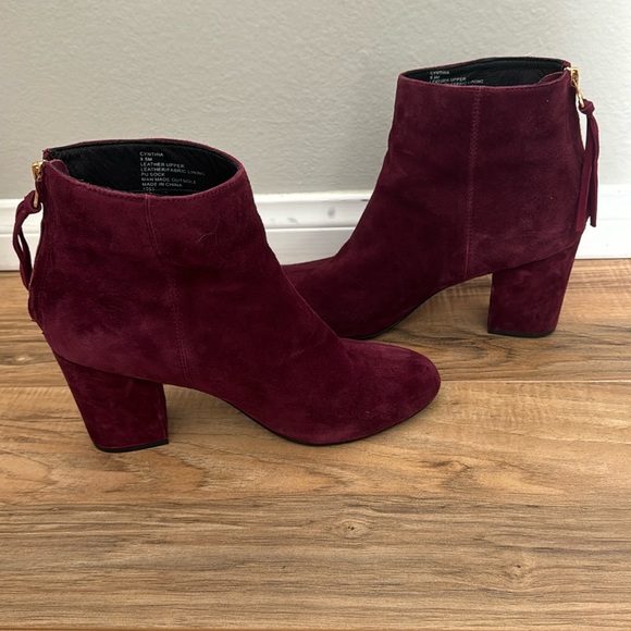 Steve Madden Round-Toe Burgundy Suede Booties - Picture 8 of 8